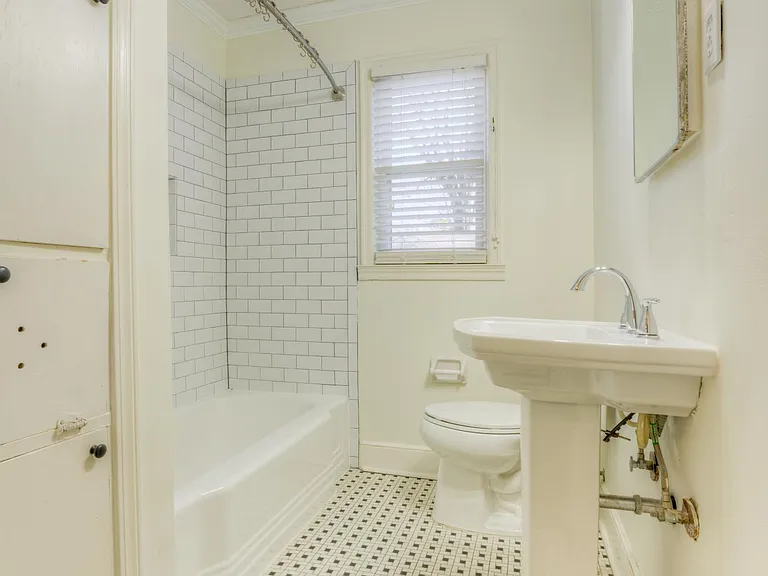 272 Aurora Cir — Photo 5