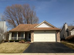 605 Hampton Cir, Elgin, IL 60120