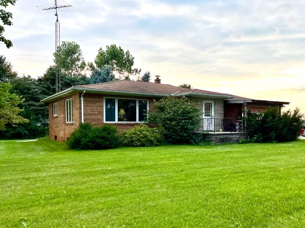 6802 Preston Rd, Eau Claire, MI 49111