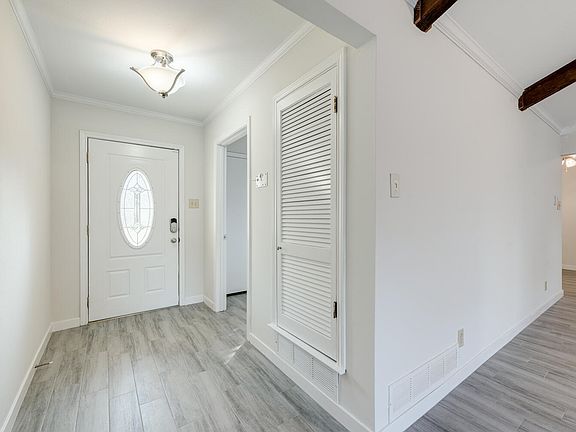 3rd image of 600 Field St