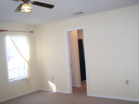2nd image of 1185 Roadrunner Ln
