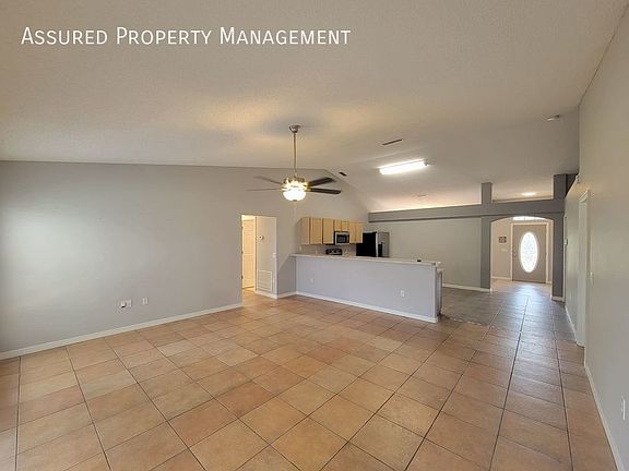 5th image of 1101 W Seagate Dr