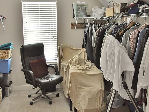 5th image of 6 Bradley Dr