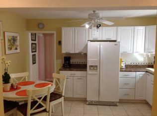 11 Dresser St #1, Newport, RI 02840
