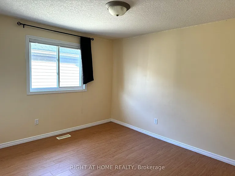 252 Lemon Grass Cres — Photo 13