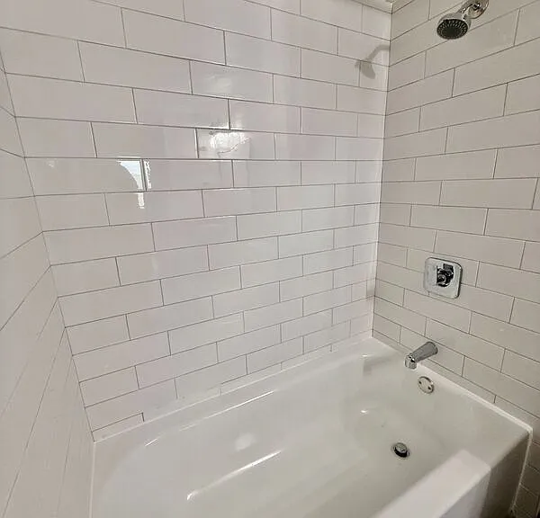 1070 University Dr #6 — Photo 14