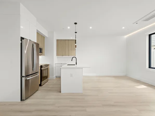 4525 Bergenwood Avenue image 60 of 74