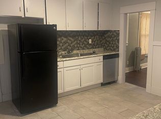 32 Santa Barbara St, Springfield, MA 01104