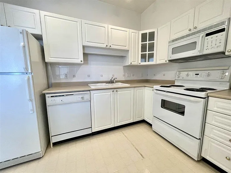 8100 Jones Rd #412 — Photo 8