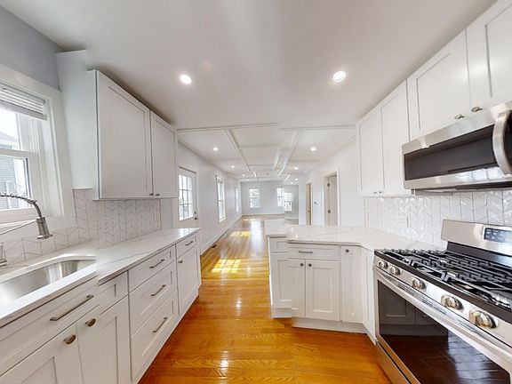 3rd image of 1008 Winthrop Ave #A