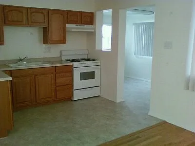 2 bed, 900 sqft, $1,600 — Photo 2