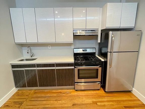 2nd image of 184 Lexington Ave #2