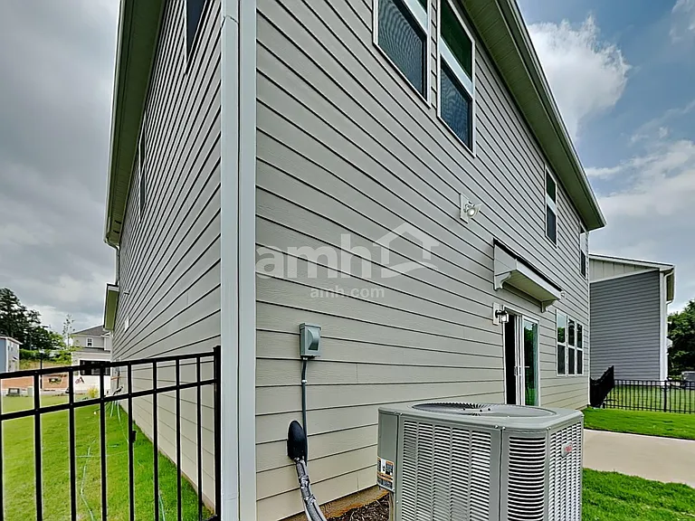 1016 Bevington Dr — Photo 25