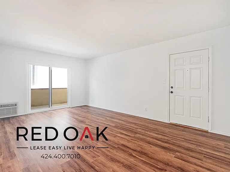 1016 N Edinburgh Ave #9 — Photo 4