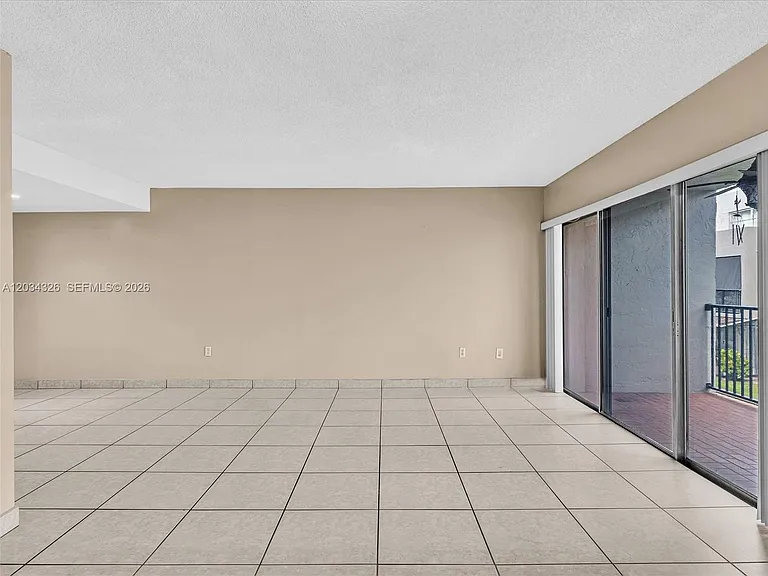210 NW 87th Ave #L206 — Photo 19