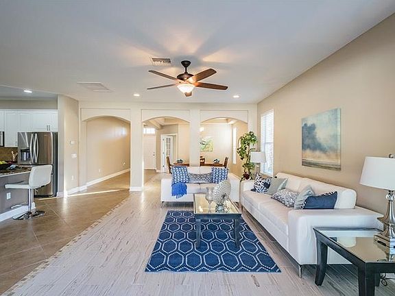 3rd image of 32551 Summerglade Dr