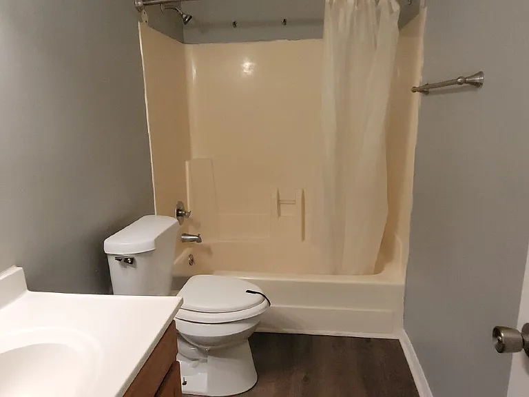 900 Candlewood Dr NW #D — Photo 7