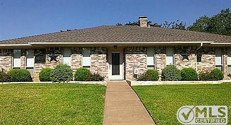 1st image of 2909 Country Place Dr