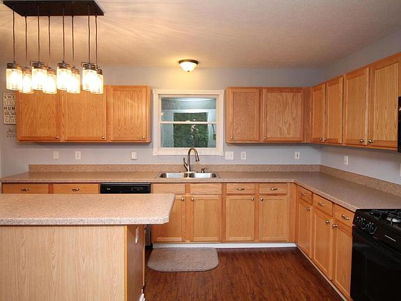 3rd image of 8665 Smokey Hollow Dr