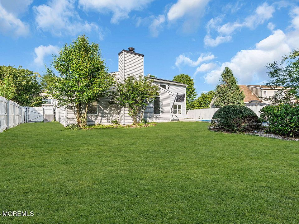 2nd image of 45 Peachstone Road