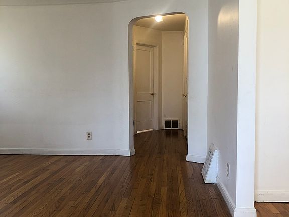 3rd image of 6506 Grandville Ave