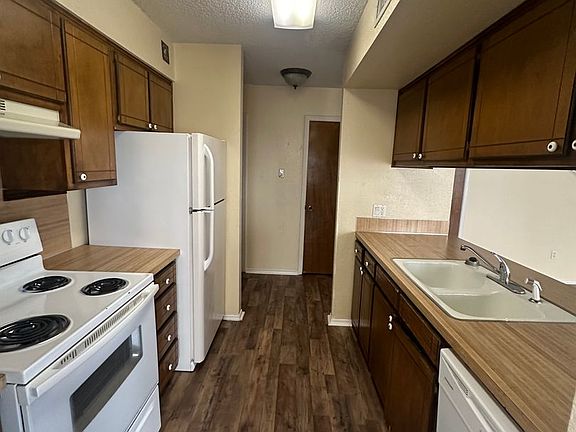 5th image of 313 Innsdale Ter APT C