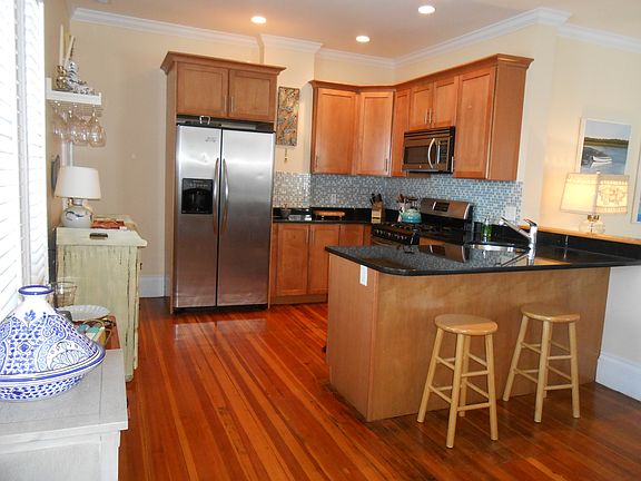 Spacious ss kitchen