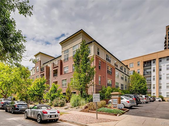 3rd image of 1623 N Saint Paul St Unit 404