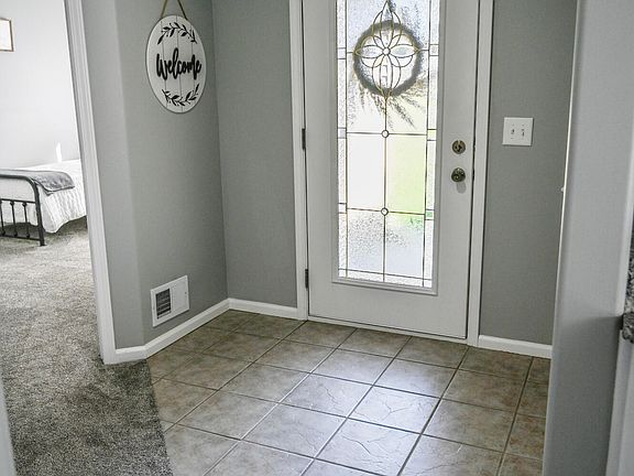 3rd image of 8158 N Clare Ave