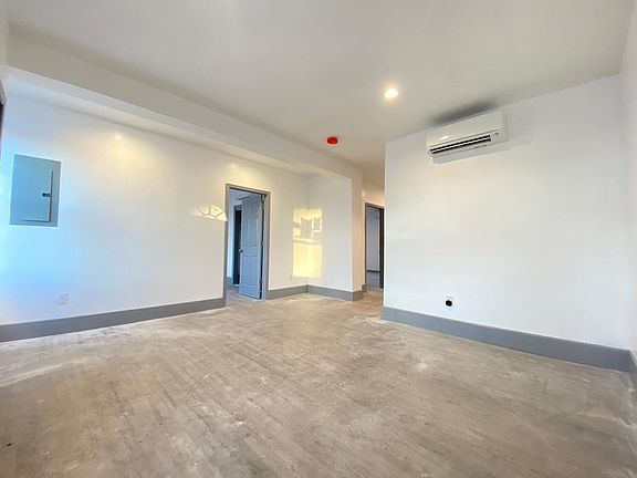 3rd image of 1259 Richmond Ave #1F
