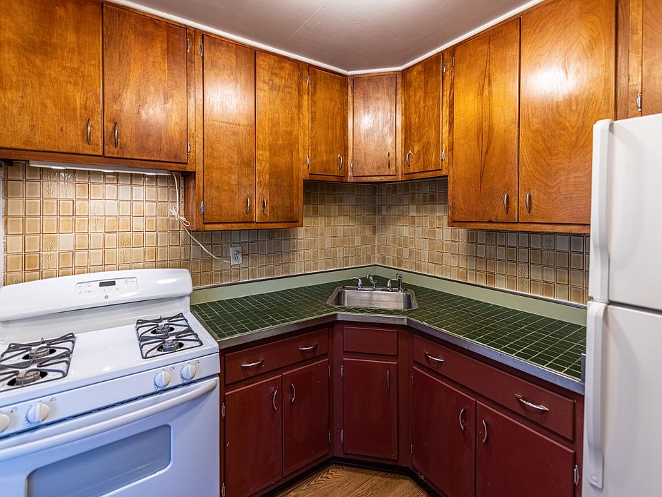 1st image of 815 Race St APT 4