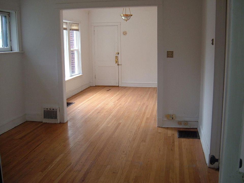 1st image of 1728 W Carmen Ave APT 3F