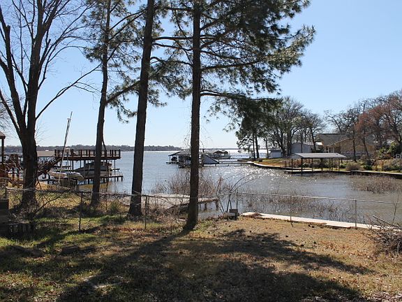 4th image of 245 Southlake Dr