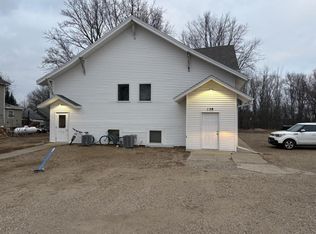 128 NE 3rd St, Colman, SD 57017