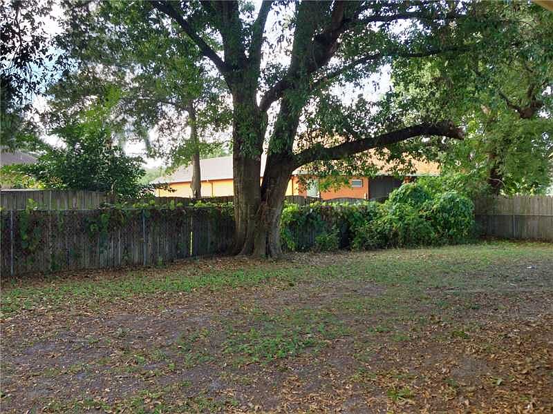 2nd image of 103 Pineapple Ct