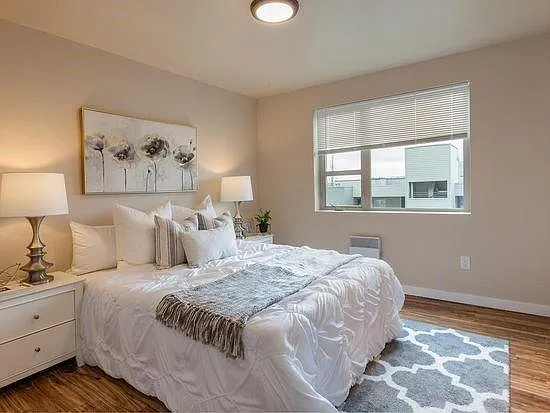 2 bed, 860 sqft, $2,600 — Photo 2
