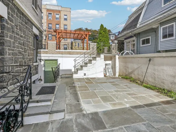 7722 Broadway image 34 of 47