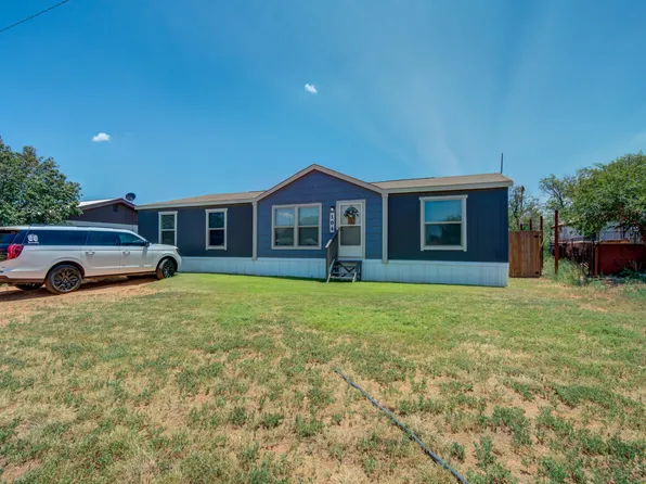 104 E Cragin St, Sundown, TX 79372