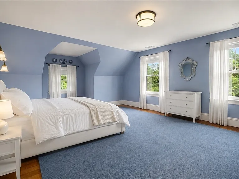 18 Eaton Ct #18 — Photo 21