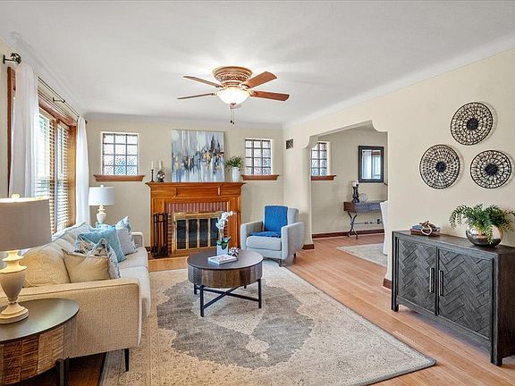 5th image of 4065 Holly Hills Blvd