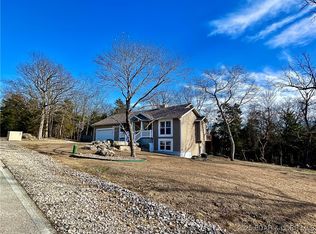 468 Ridge Rd, Lake Ozark, MO 65049