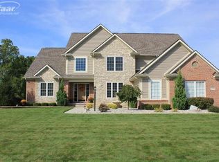 2189 Lost Oak Ct, Grand Blanc, MI 48439