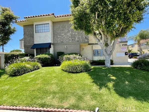 17181 Elm Ln APT 5, Huntington Beach, CA 92647