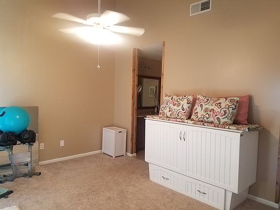3rd image of 2444 Woodstock Ave