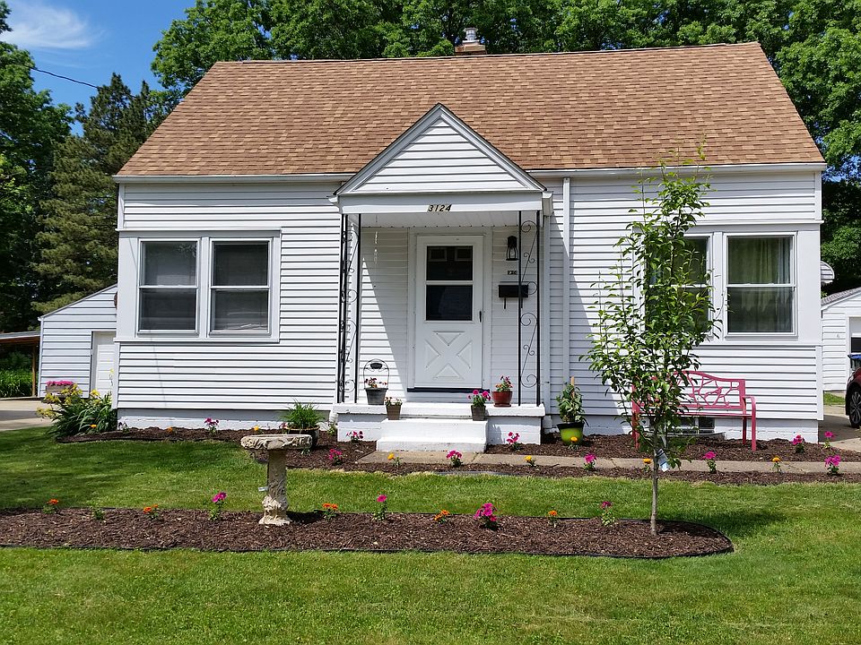 1st image of 3124 7th St