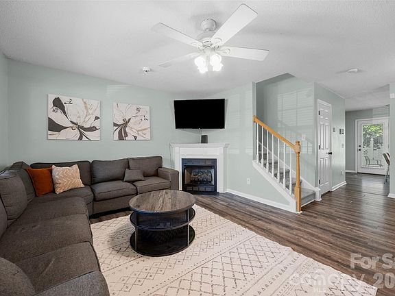 4th image of 1756 Hidden Creek Dr