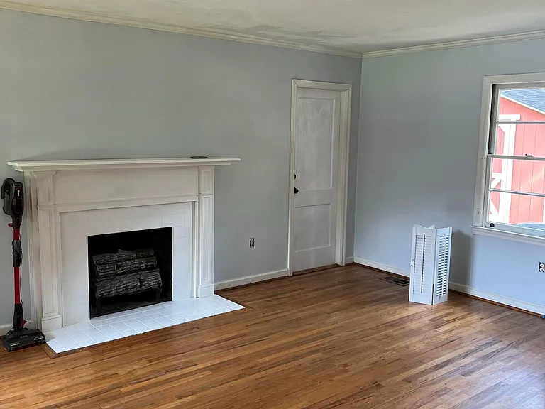 330 W Highland Ave — Photo 2