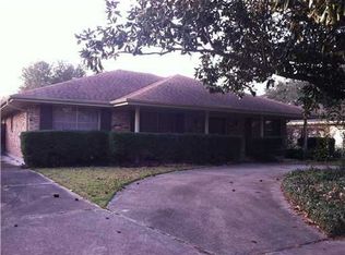 26 Donelon Dr, Harahan, LA 70123