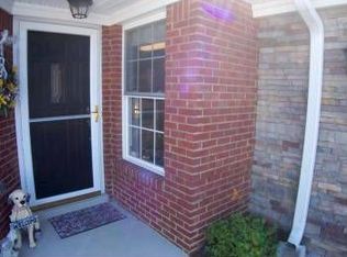 903 Winding Trace Ct, Louisville, KY 40214