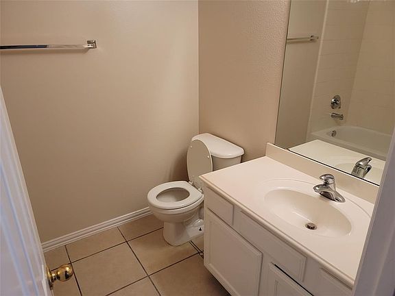 4th image of 397 Ivan Dr